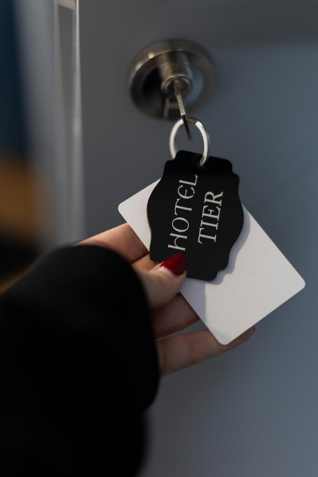 Tier Hotel Тирана Экстерьер фото