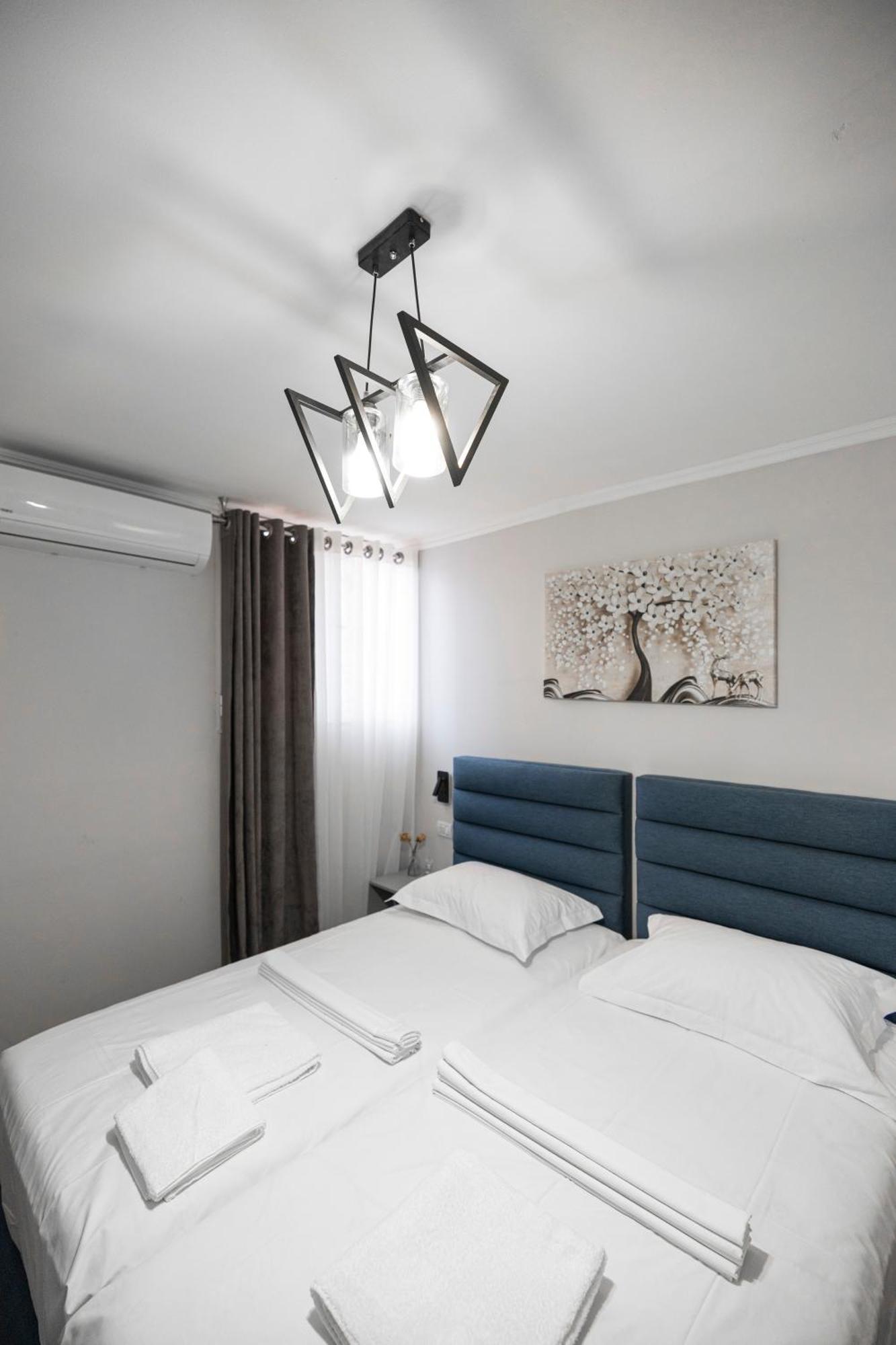Tier Hotel Тирана Экстерьер фото