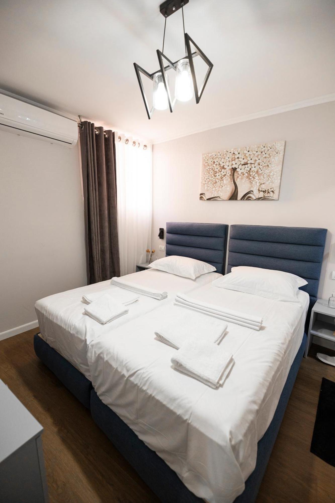 Tier Hotel Тирана Экстерьер фото